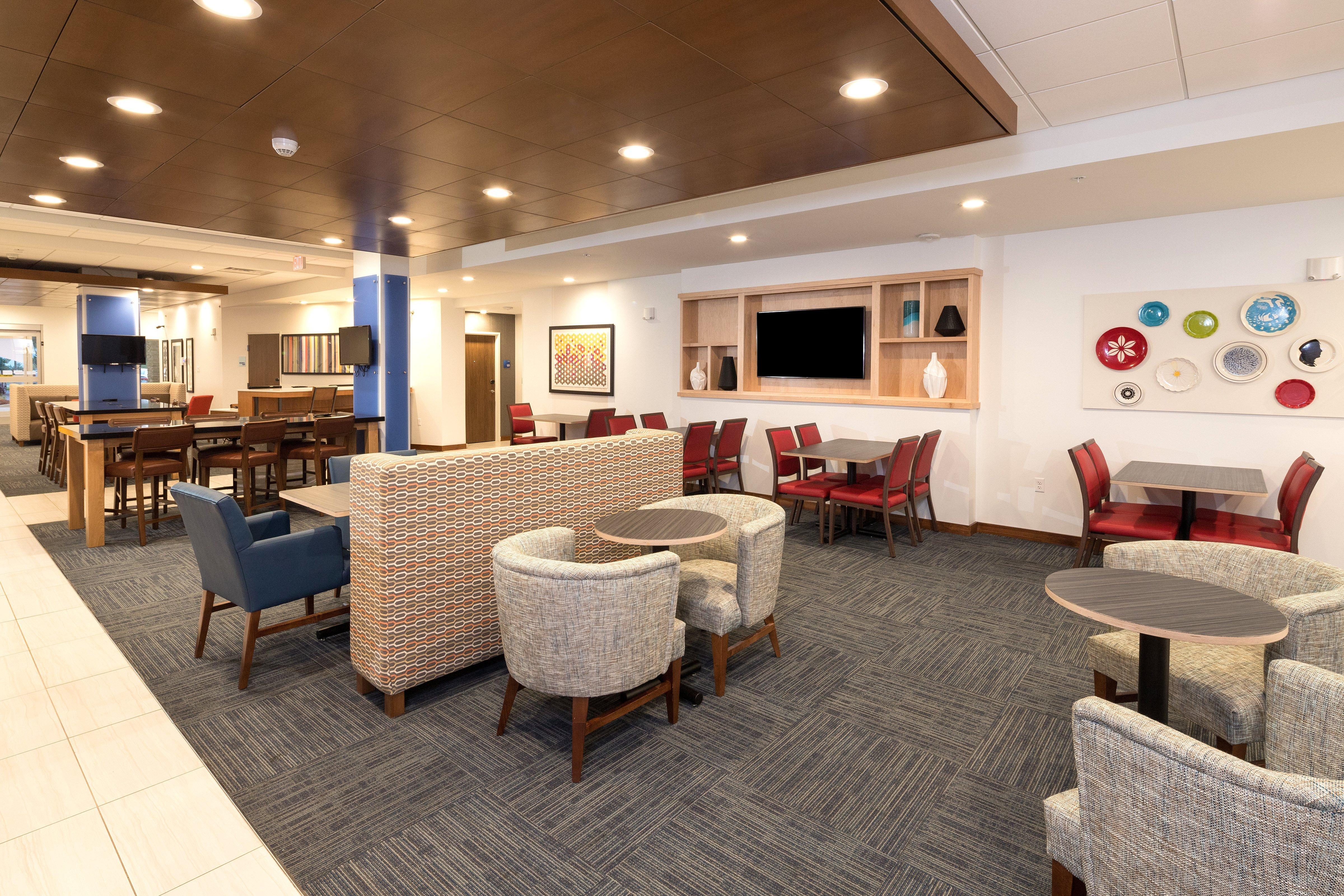 Holiday Inn Express Hotel & Suites Bay City By Ihg Экстерьер фото